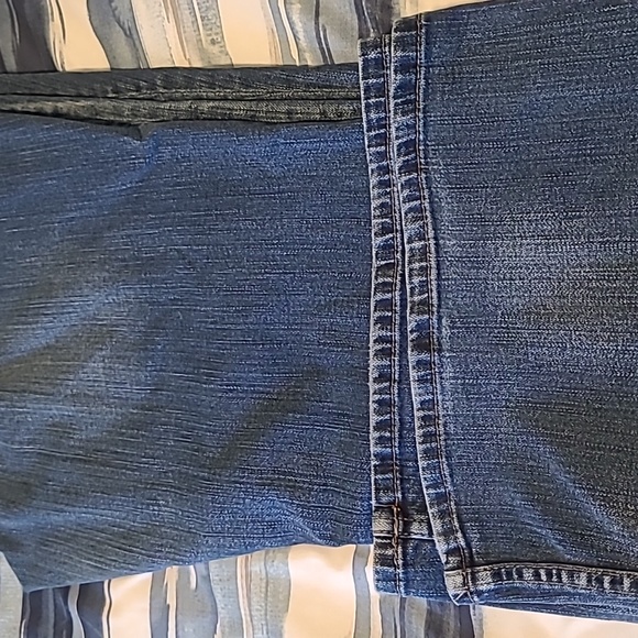 Addison Flare Maurices jeans size 20 long, inseam 32" - Picture 4 of 6